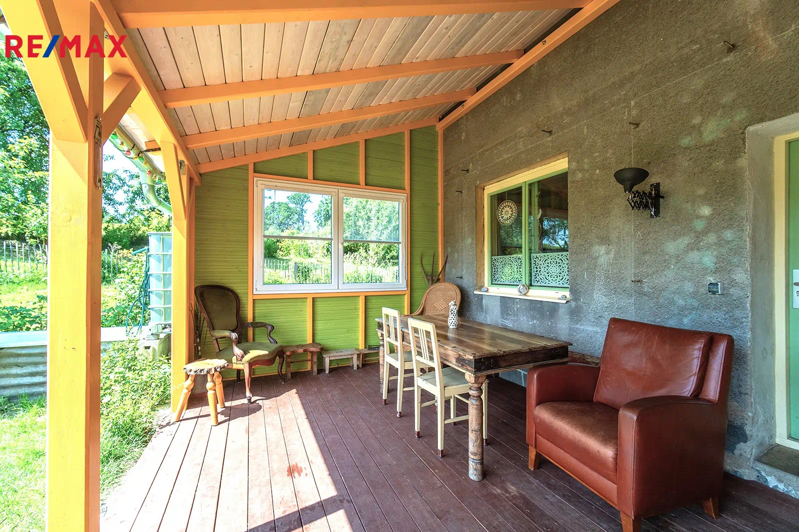 Luxe, grote villa met ruime tuin, voedselbos, off grid mogelijk.