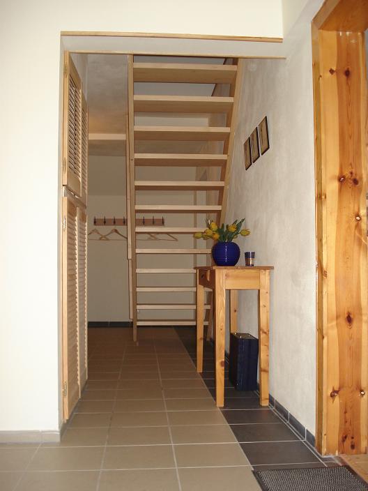 Hal van het mooie vakantiehuis, te koop in rustig bergplaatsje, Tsjechische Republiek.